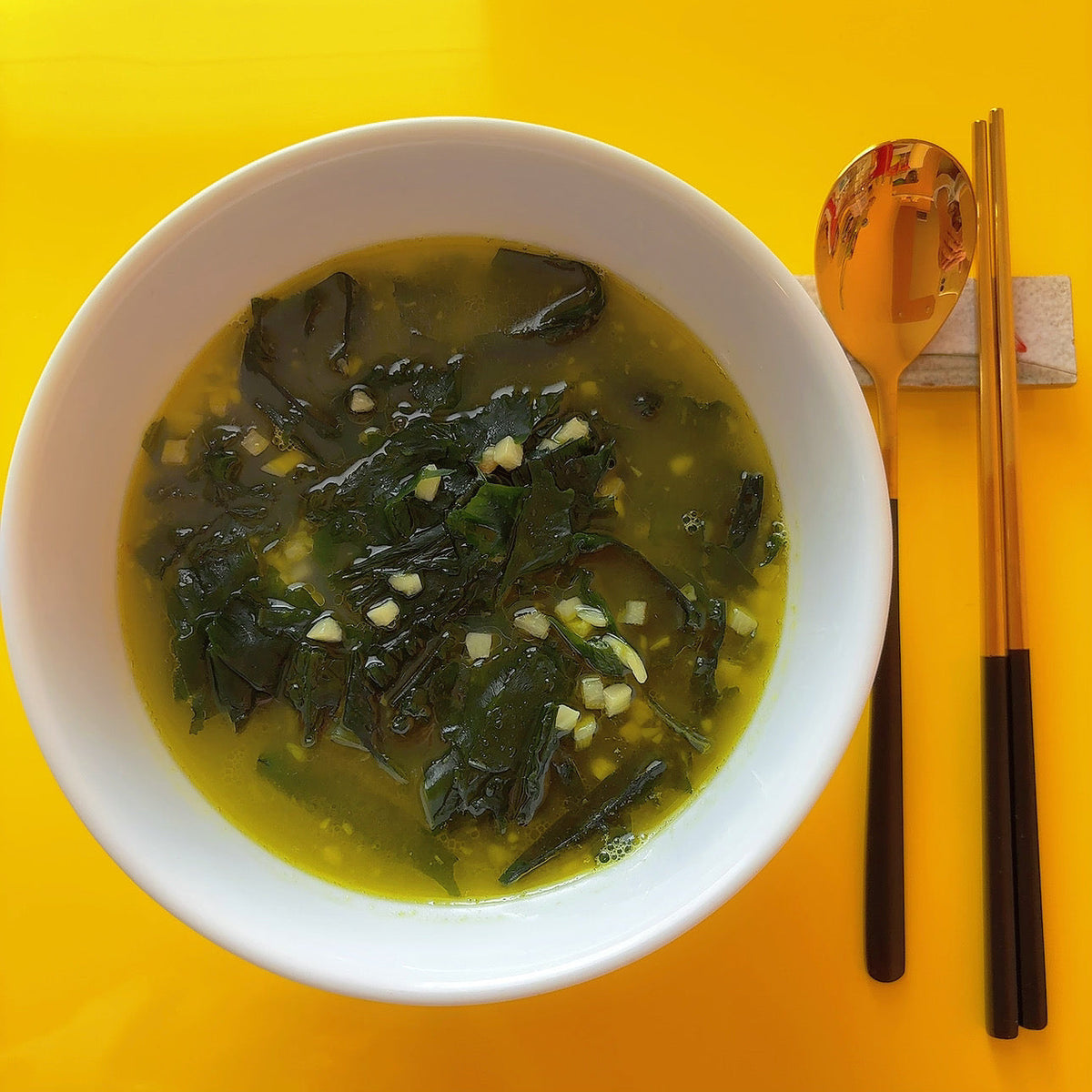 Miyeok-guk : Origines, Histoire et Recette de la Soupe d'Algues Coréenne