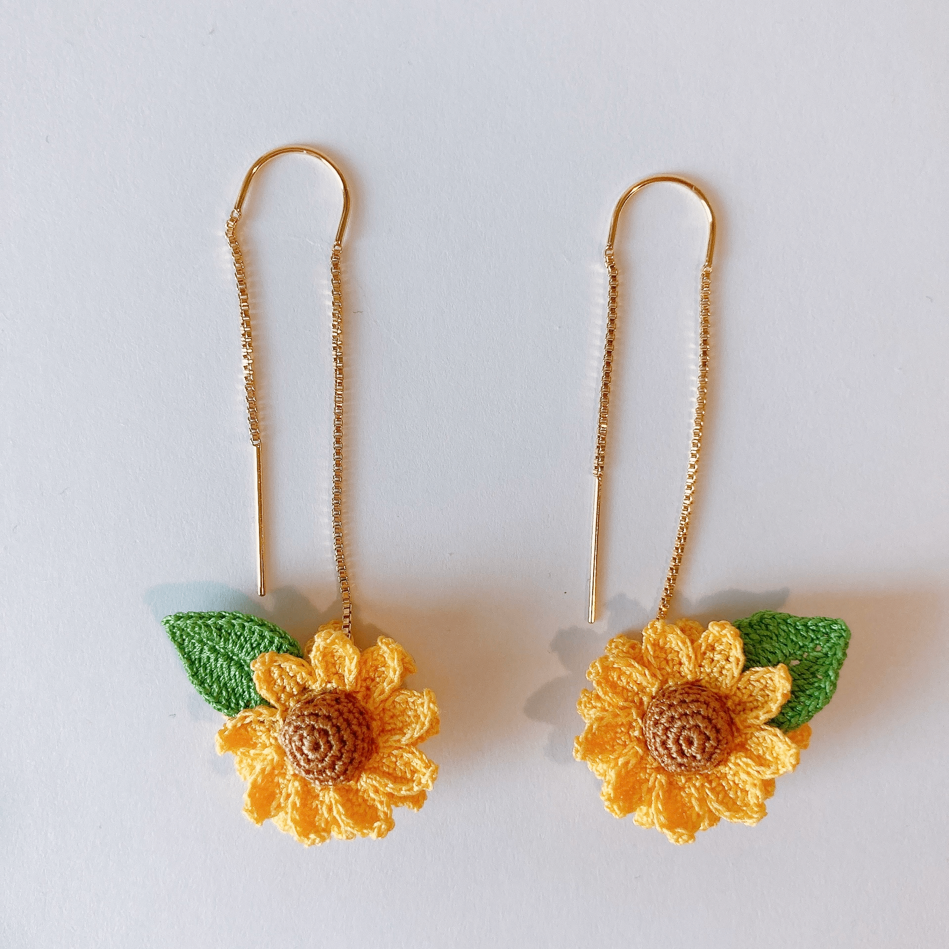 Boucles d'oreilles Traversantes Tournesols au crochet Fleurétoilée