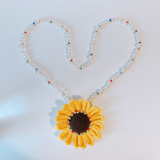 Collier tournesol en crochet avec perles