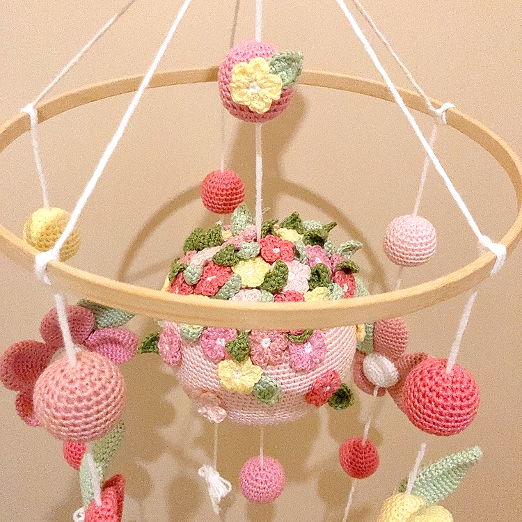 Mobile Bébé musical "Planète de fleurs"
