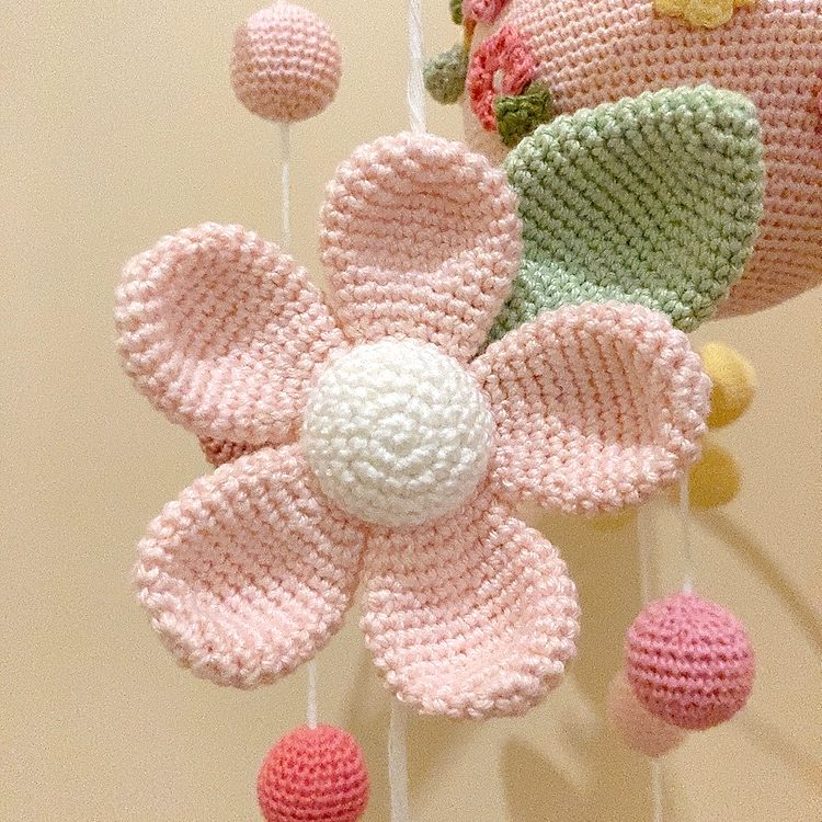Mobile Bébé musical "Planète de fleurs"