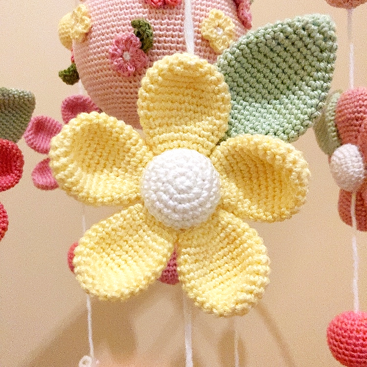 Mobile Bébé musical "Planète de fleurs"
