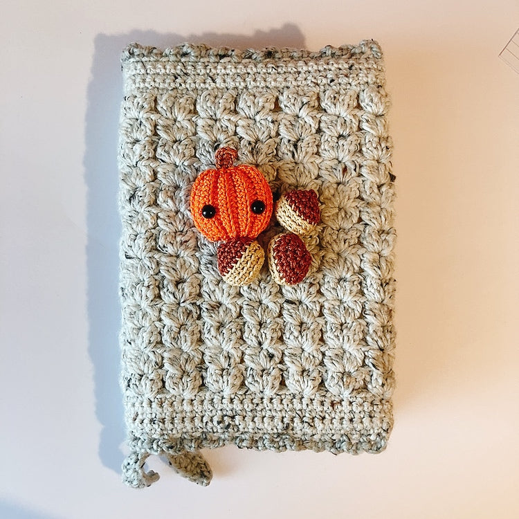 Pochette de Livre en Laine Fleurétoilée