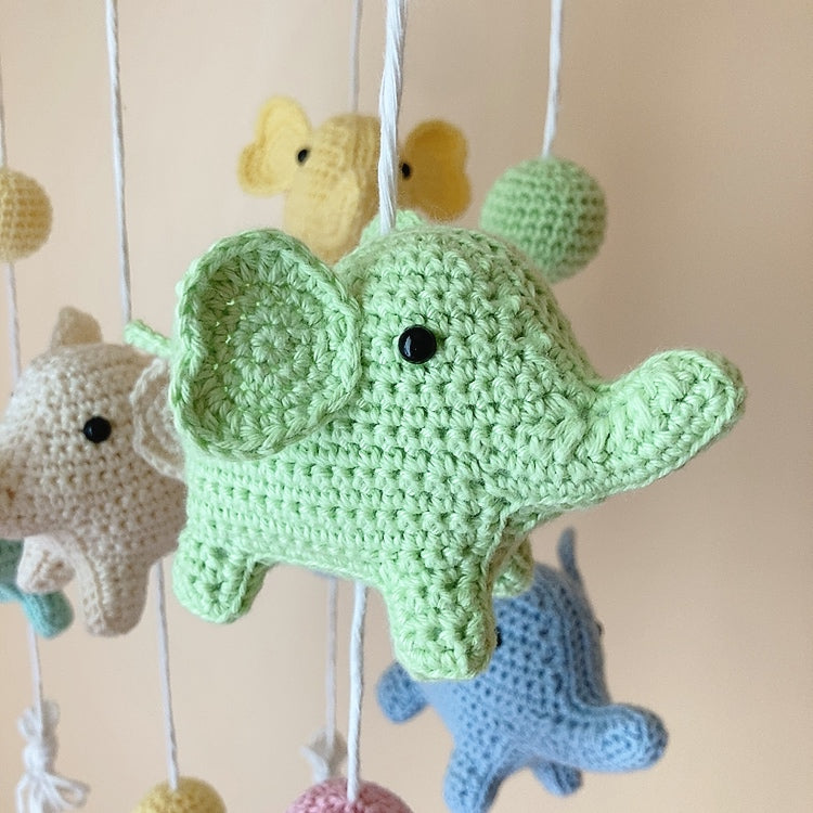 Mobile Bébé Éléphants en Crochet