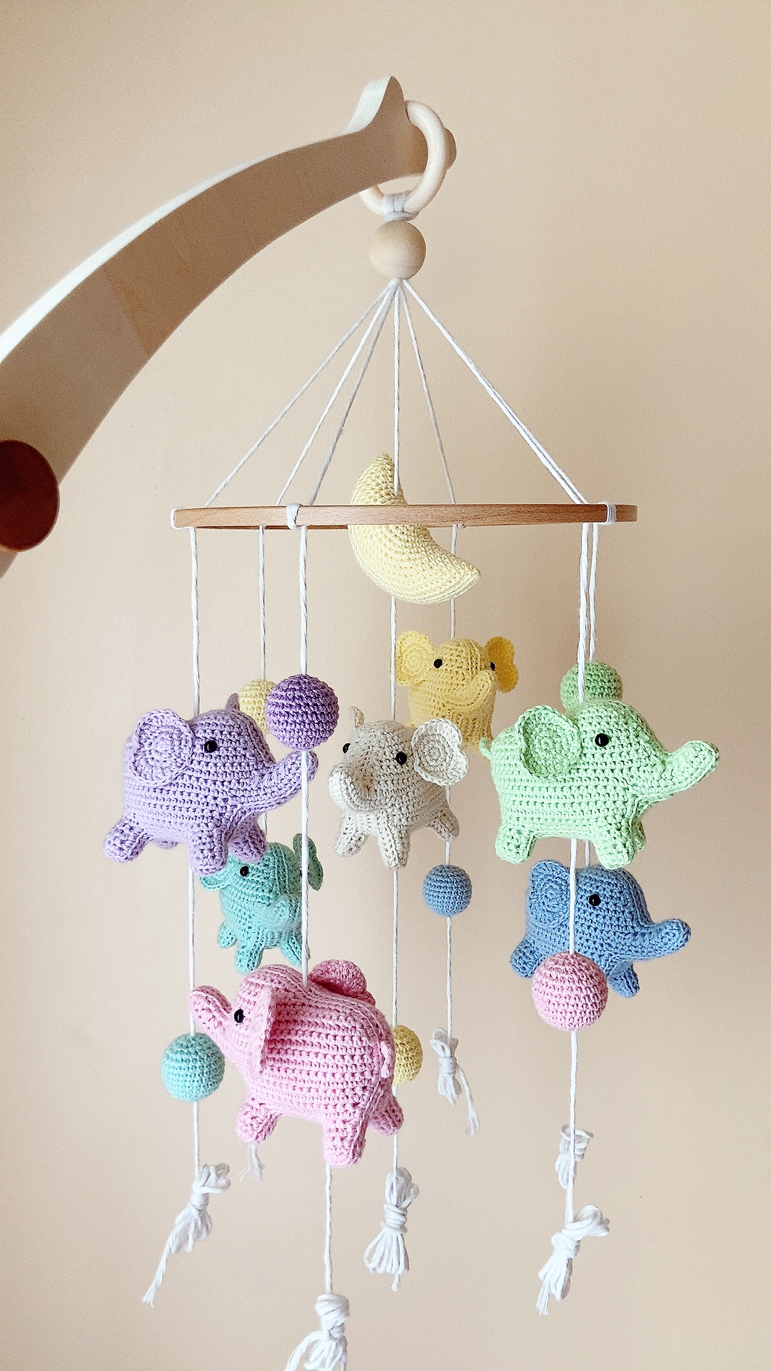 Mobile Bébé Éléphants en Crochet