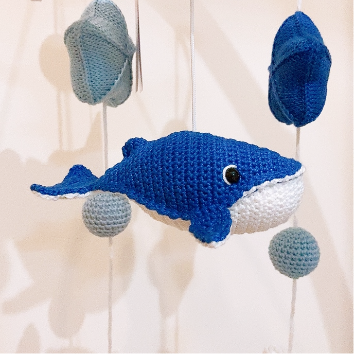 Mobile Bébé Musical – Baleines, Étoiles & Mélodie Apaisante