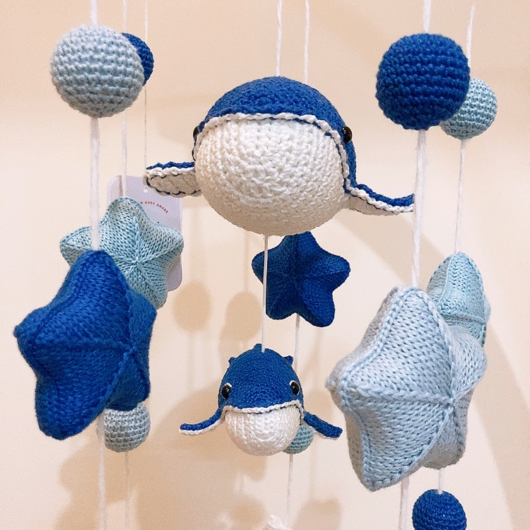 Mobile Bébé Musical – Baleines, Étoiles & Mélodie Apaisante