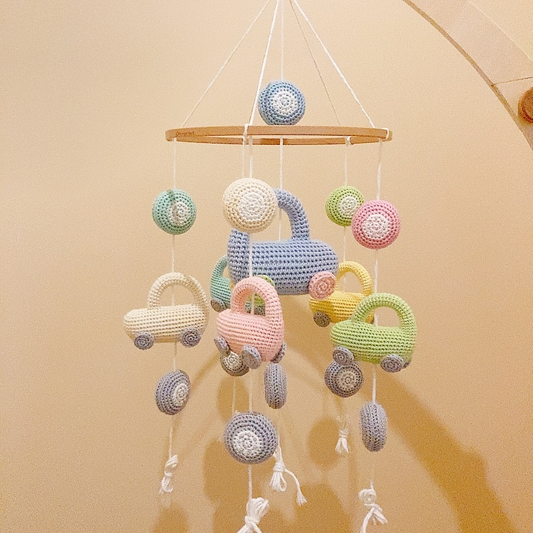Mobile bébé voiture crochet fait main