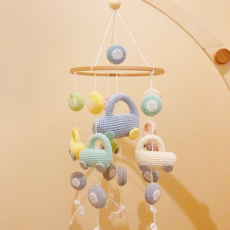 Mobile bébé voiture crochet fait main