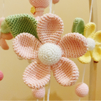 Mobile Bébé Fleurs & Bambi – Crochet Fait Main, Décoration Apaisante MÔBi MÛBi
