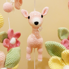 Mobile Bébé Fleurs & Bambi – Crochet Fait Main, Décoration Apaisante MÔBi MÛBi