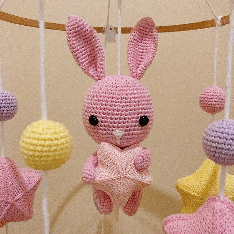 Mobile bébé étoilé en crochet – Lapin & Lune rose, fait main MÔBi MÛBi
