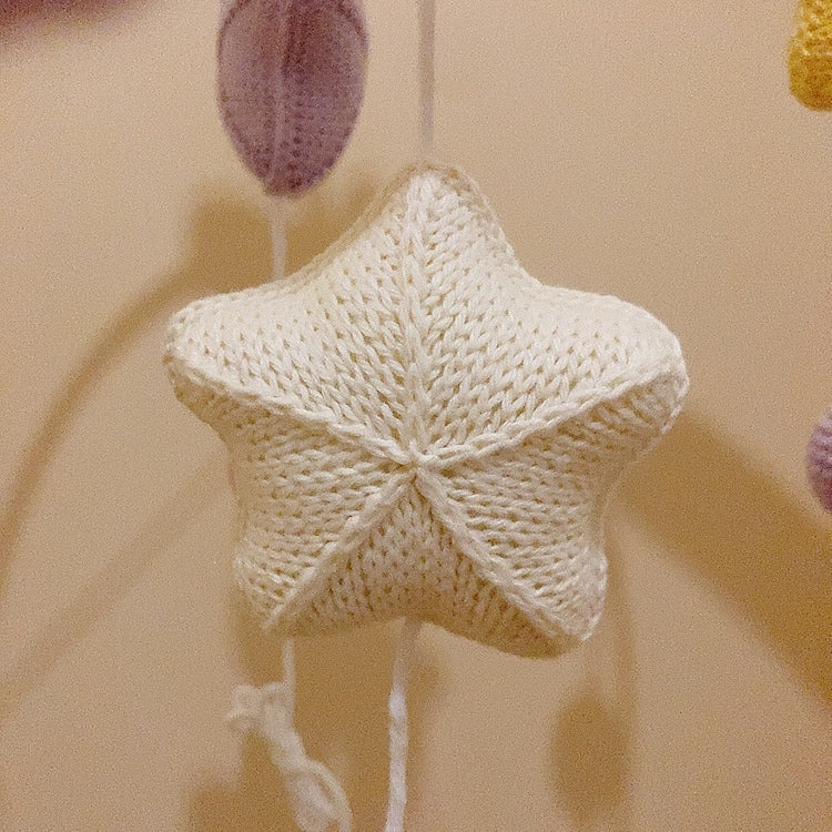 Mobile bébé étoilé en crochet – Lapin & Lune rose, fait main MÔBi MÛBi