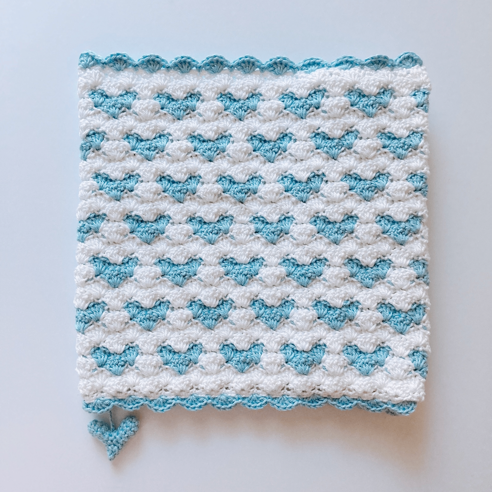 Pochette de livre au motif cœurs Fleurétoilée