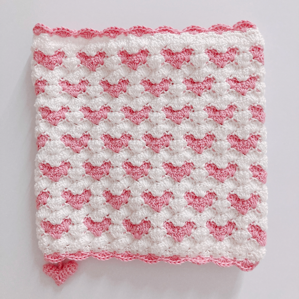 Pochette de livre au motif cœurs Fleurétoilée