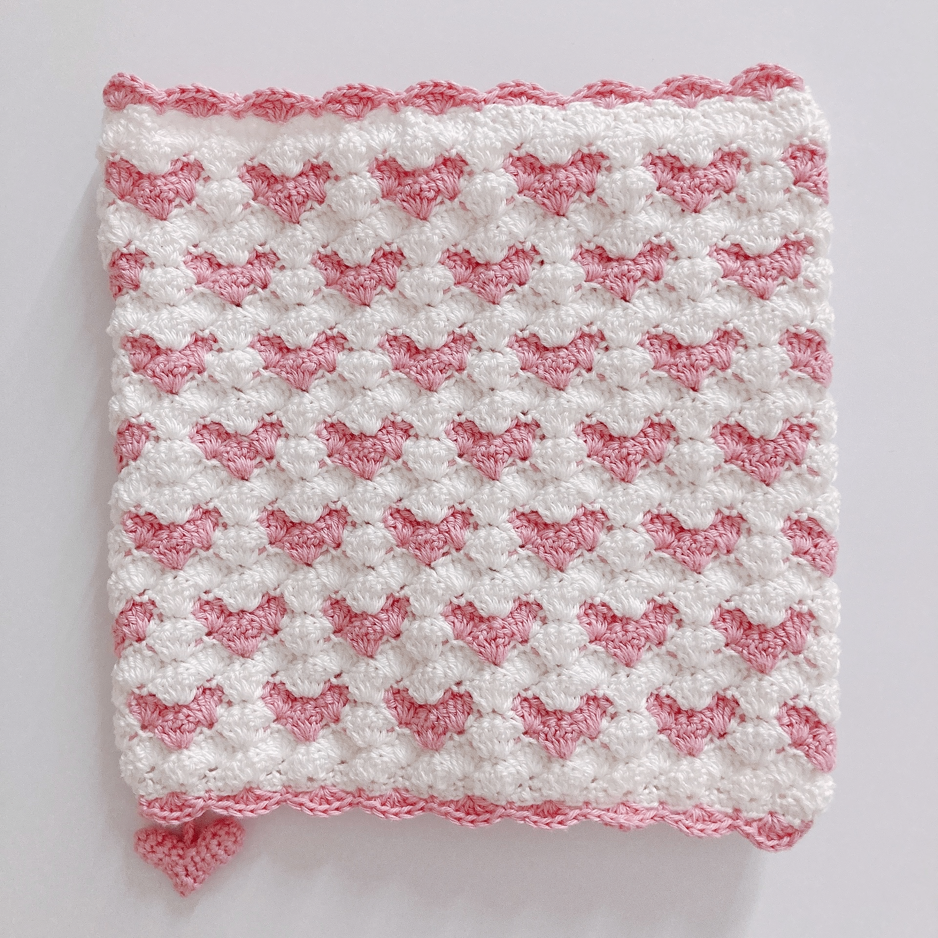 Pochette de livre au motif cœurs Fleurétoilée