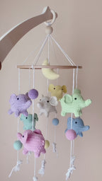 Mobile Bébé Éléphants en Crochet