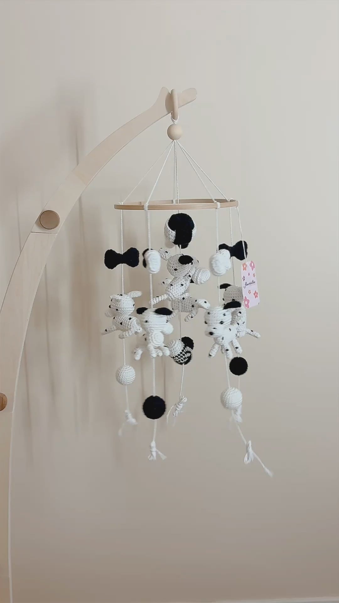 Mobile Bébé noir et blanc Évolutif "Les adorables Dalmatiens" V2 - Crochet Fait Main