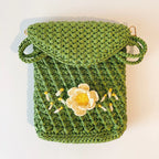 Sac bandoulière en raphia : une fleur brodé en 3D